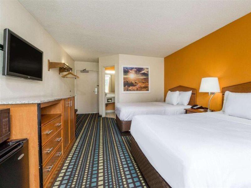 Days Inn By Wyndham Florence Cincinnati Area מראה חיצוני תמונה