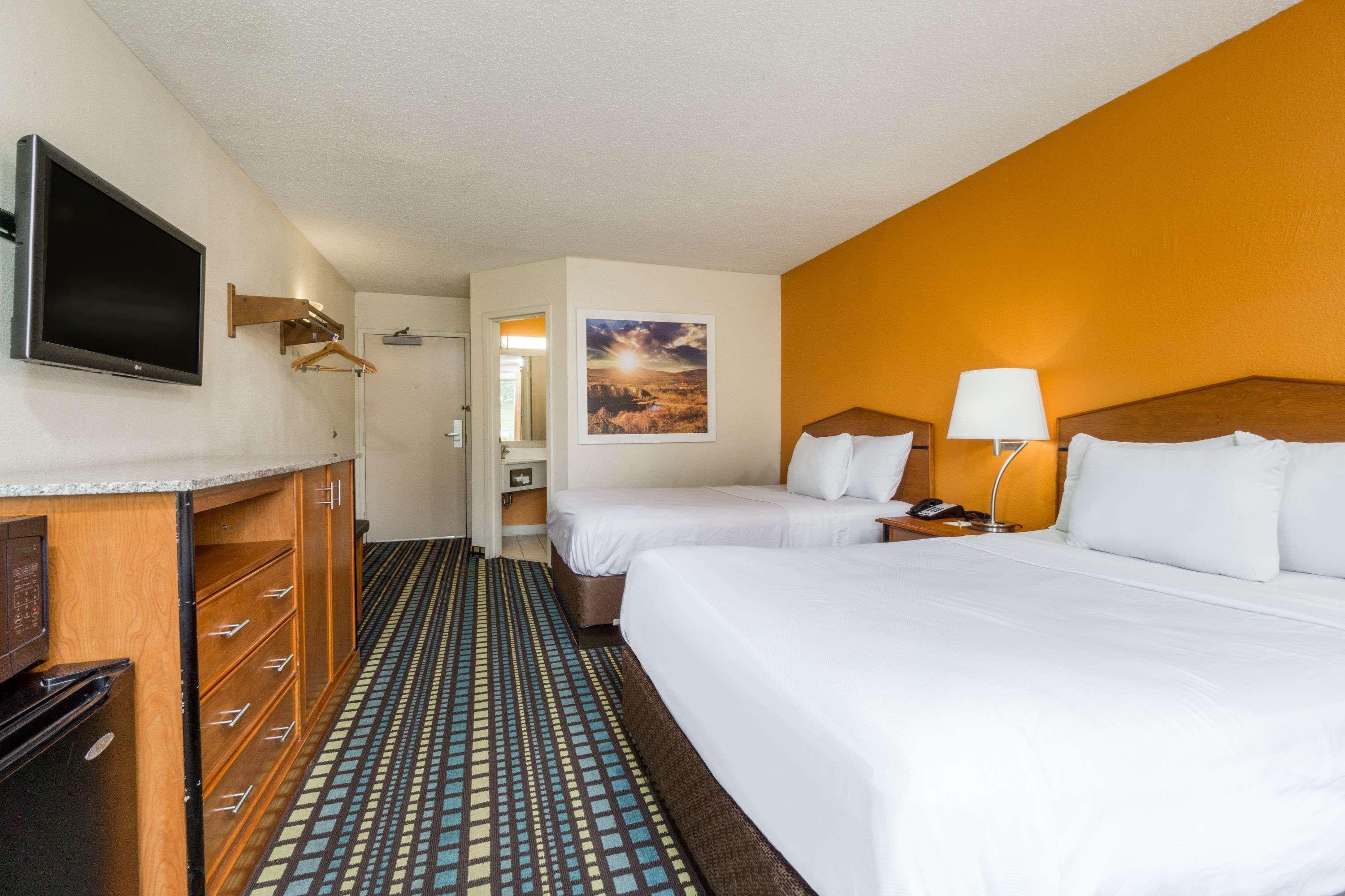 Days Inn By Wyndham Florence Cincinnati Area מראה חיצוני תמונה