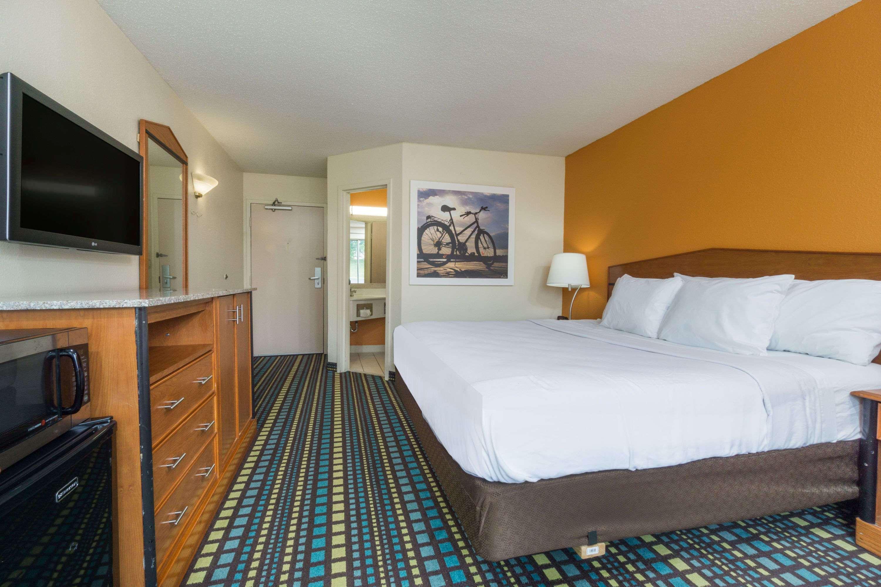 Days Inn By Wyndham Florence Cincinnati Area מראה חיצוני תמונה