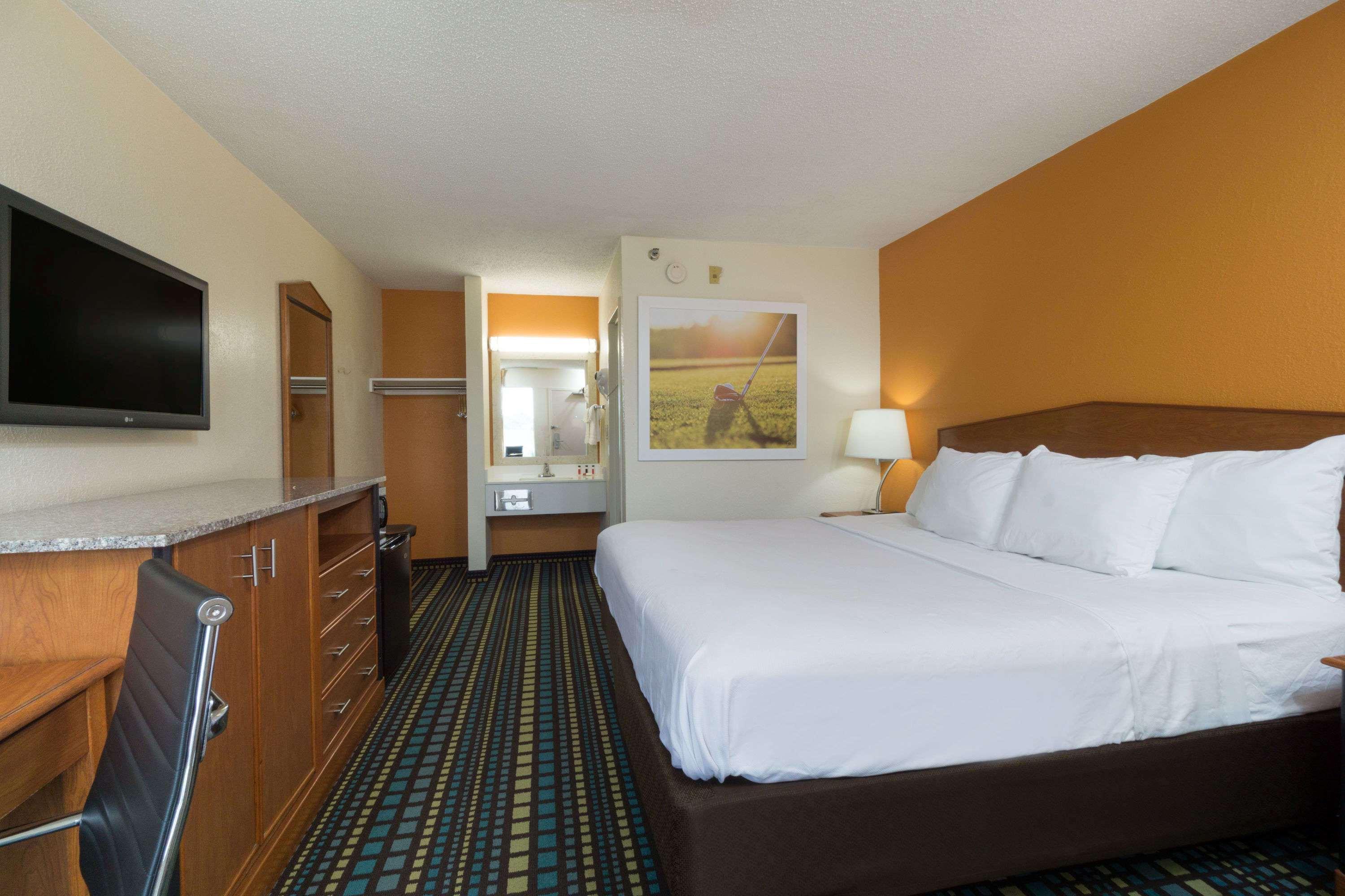 Days Inn By Wyndham Florence Cincinnati Area מראה חיצוני תמונה