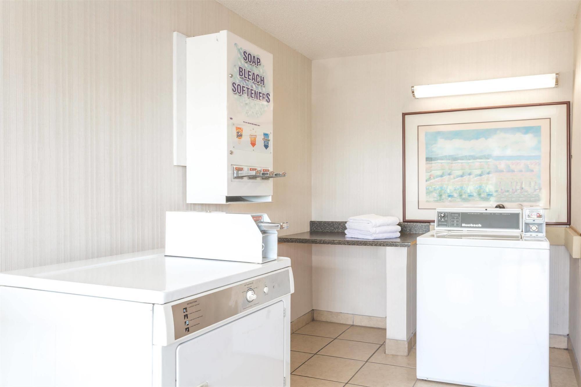 Days Inn By Wyndham Florence Cincinnati Area מראה חיצוני תמונה