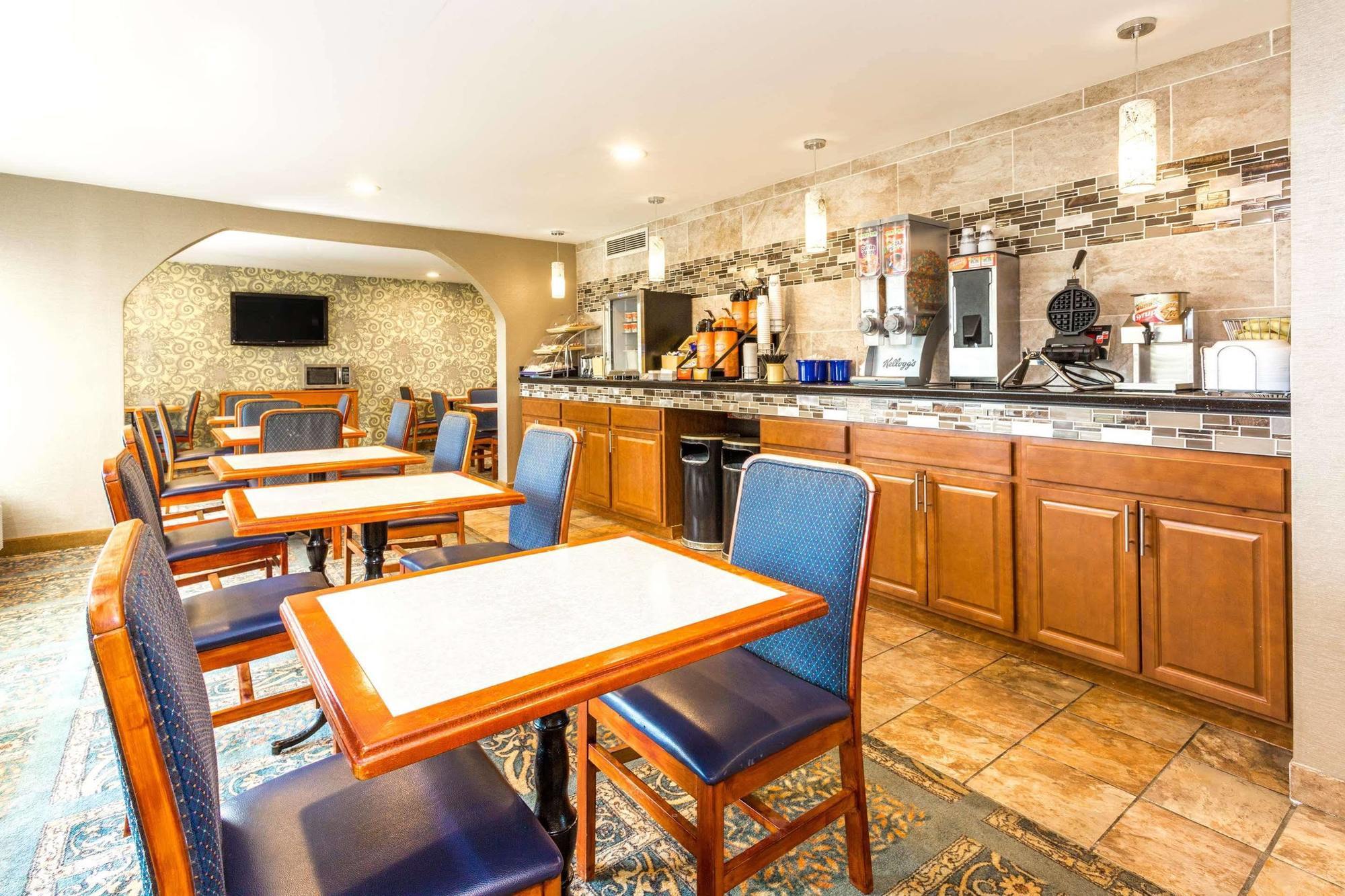 Days Inn By Wyndham Florence Cincinnati Area מראה חיצוני תמונה